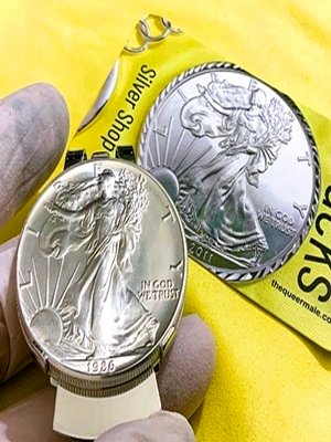 The *1986* Original American Liberty Eagle One Ounce Silver Coin Money Clip