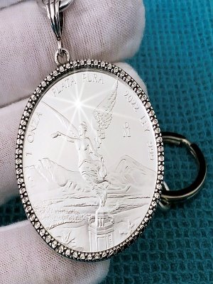 Lady Libertad 2022 BU 1 Ounce Pure Silver Coin W/Sterling Silver Bezel Keychain