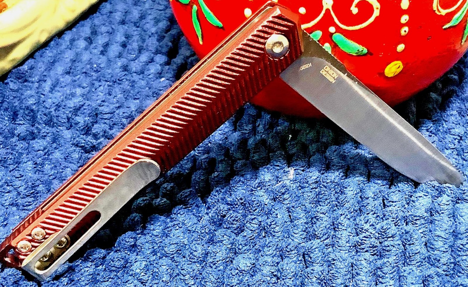 Tualong Ken Onion Stylus Onion Design (K820BXP) Maroon Grip Executive Folder - Image 2