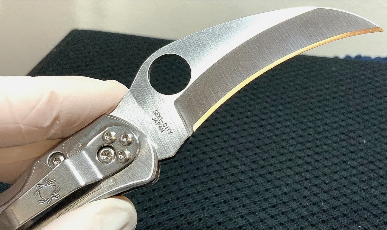 Spyderco Harpy Clipit (C08P) VG-10 Blade Stainless Steel Handle Folding Knife - Image 4