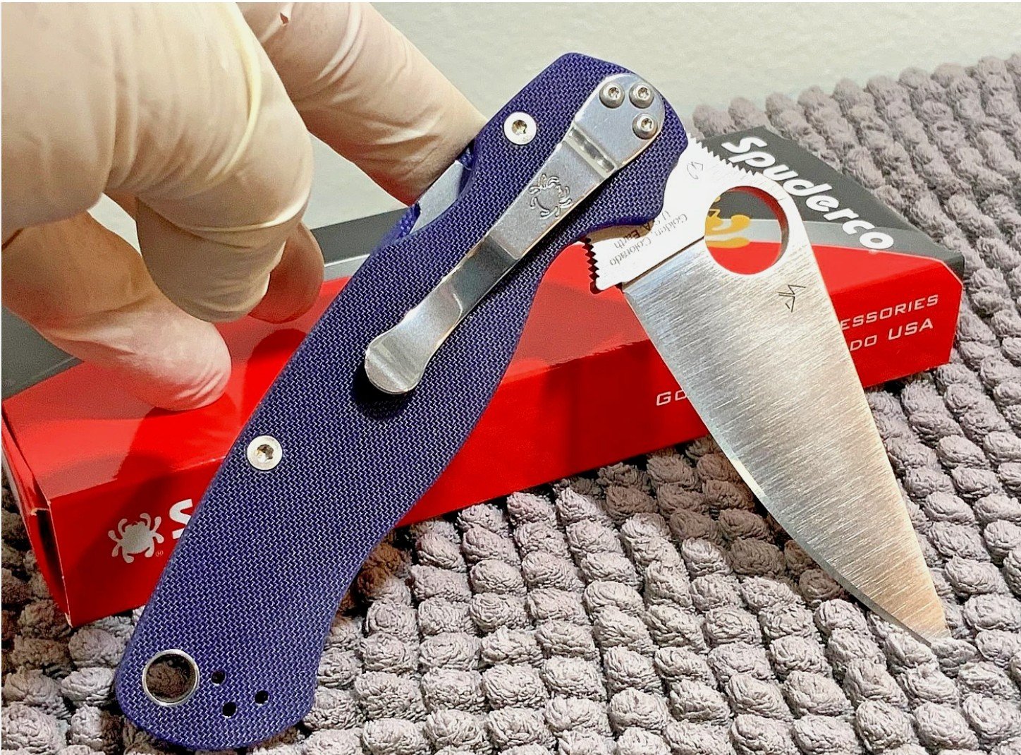 Spyderco Para Military 2 - Crucible S110V Metallurgy - Blurple Grip - Image 2