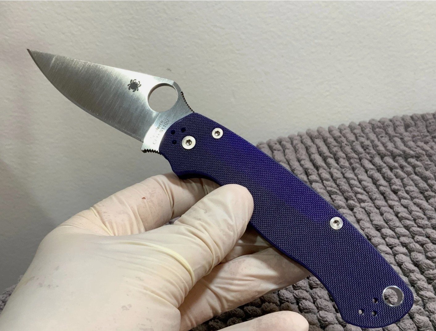 Spyderco Para Military 2 - Crucible S110V Metallurgy - Blurple Grip - Image 5