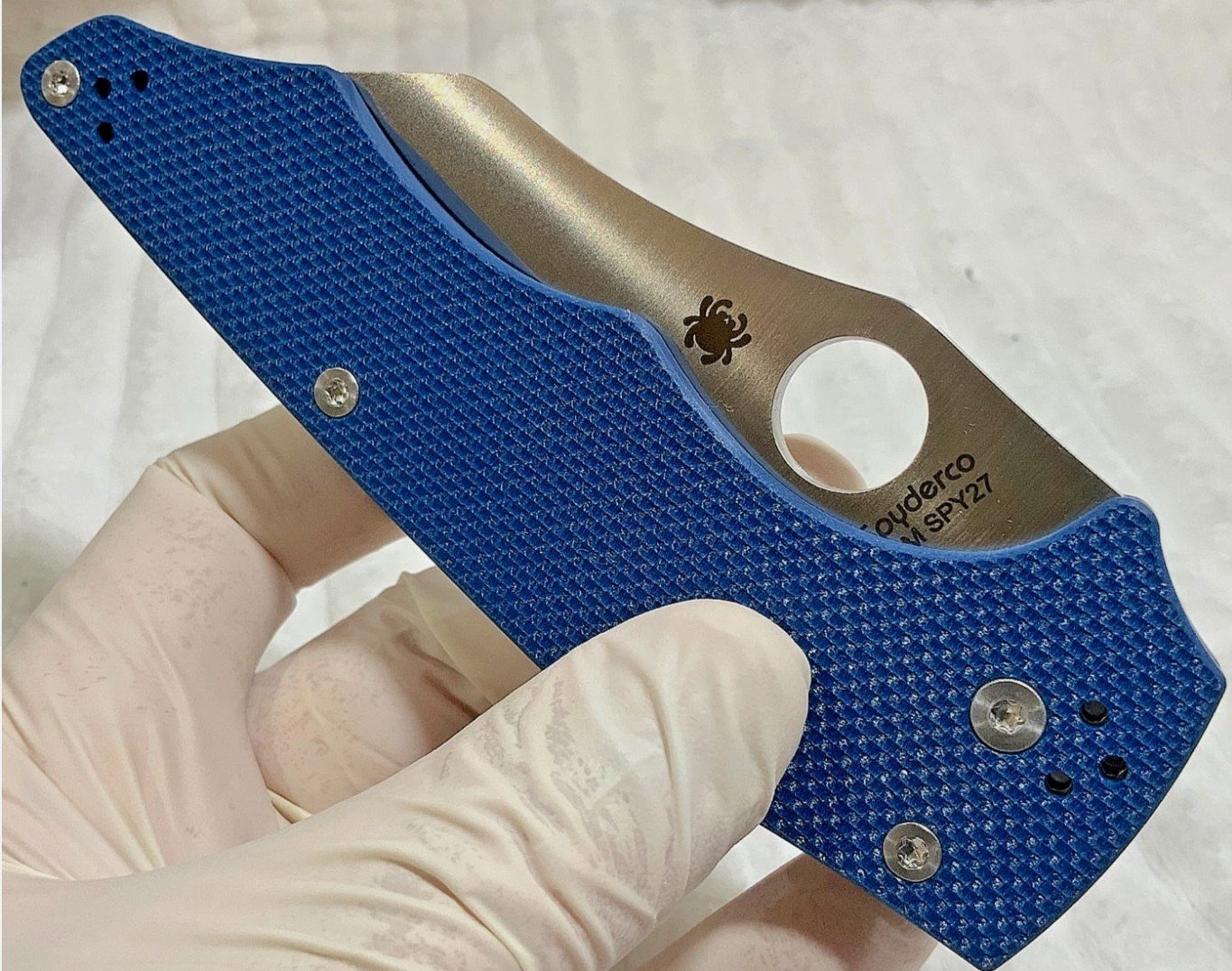 Spyderco YoJumbo Cobalt Blue (C253GPCBL) CPM SPY27 Wharncliffe Blade Folder - Image 5