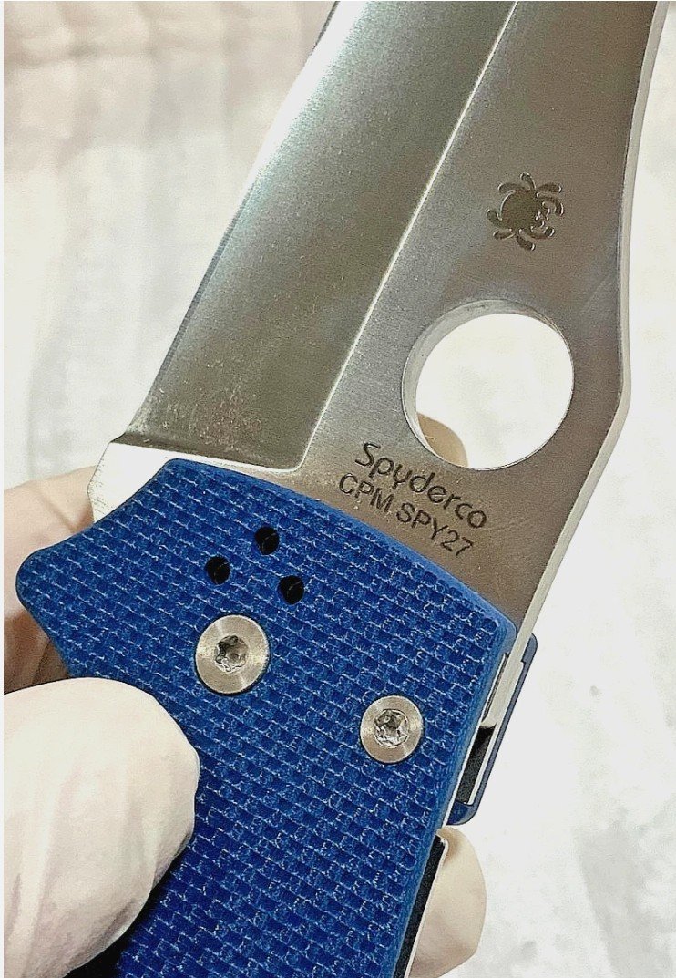 Spyderco YoJumbo Cobalt Blue (C253GPCBL) CPM SPY27 Wharncliffe Blade Folder - Image 6