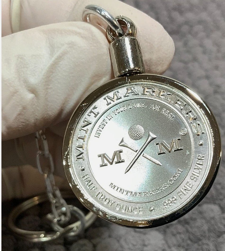 Intaglio Reserve Vault – SCREAMING EAGLE (30MM HALF OUNCE) Pure Silver Keychain - Image 3