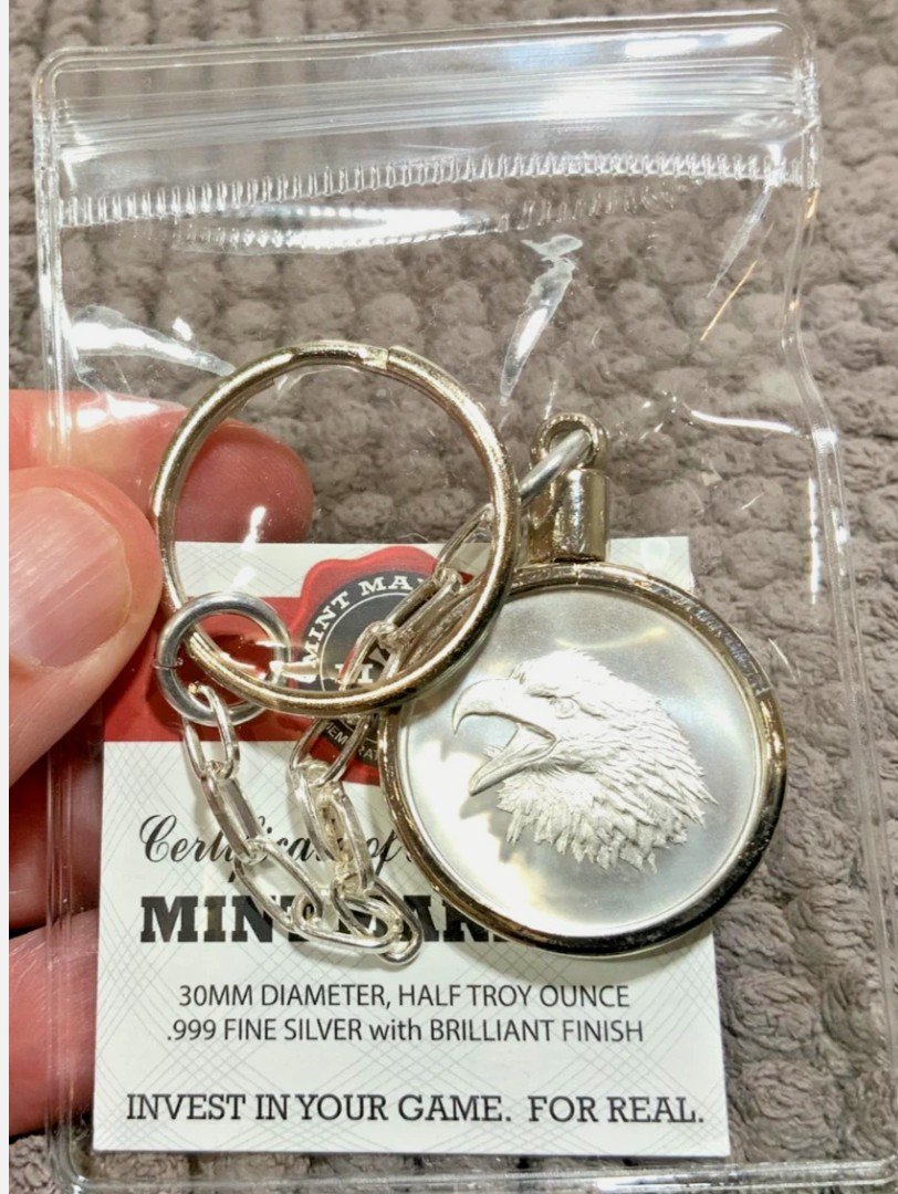 Intaglio Reserve Vault – SCREAMING EAGLE (30MM HALF OUNCE) Pure Silver Keychain - Image 2